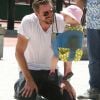Eric Dane, sorti de rehab, a retrouvé son adorable fille Billie pour une journée ensoleillée à Los Angeles. Le 15 août 2011