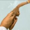 Pour le parfum Challenge Re/Fresh de Lacoste, Andy Roddick tombe le polo... Il fait chaud...