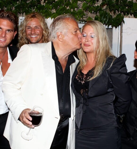 Loana et ses deux coachs lors de la soirée organisée pour les 71 ans de Massimo Gargia le 18 août 2011, aux Moulins de Ramatuelle.