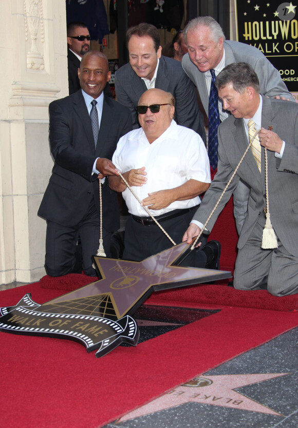 Danny DeVito reçoit son étoile sur le Walk of Fame à Hollywood le 18 août 2011