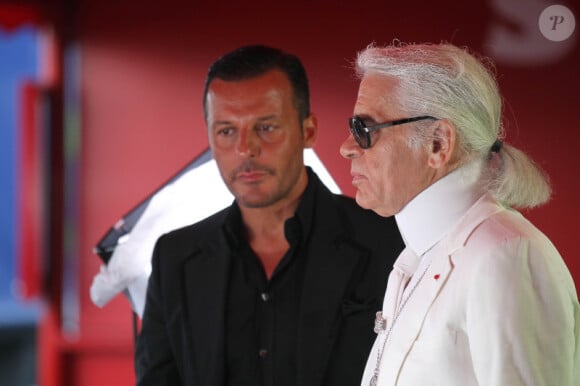 Karl Lagerfeld tourne, à St-Tropez, le nouveau clip de son ami Jean-Roch, samedi 20 août 2011.