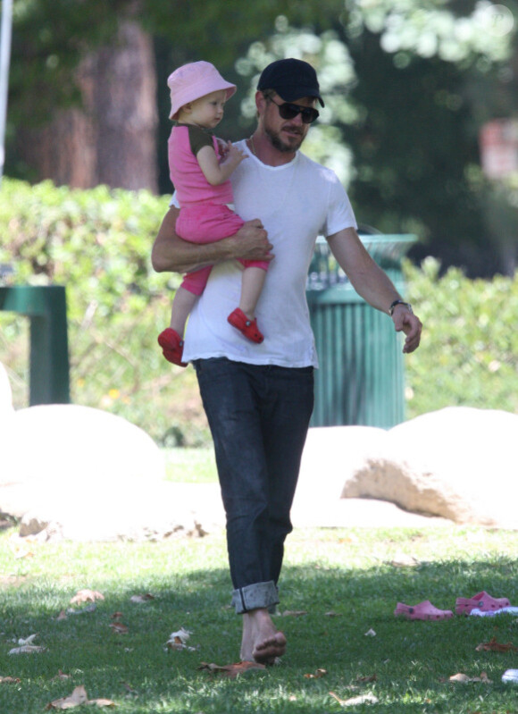 Eric Dane a emmené sa ravissante fillette Billie au parc. Los Angeles, 21 août 2011