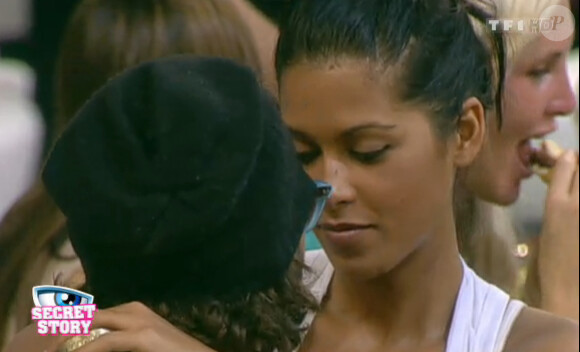 Entre Ayem et Daniel, les rapprochements se font de plus en plus nombreux (quotidienne du lundi 22 août 2011).