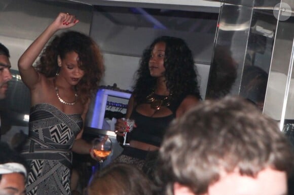 Rihanna s'éclate au Vip Room de Saint-Tropez le 22 août 2011