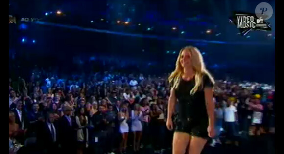 Britney Spears était ravissante dans une petite robe noire aux MTV Video Music Awards, à Los Angeles, dimanche 28 août 2011.