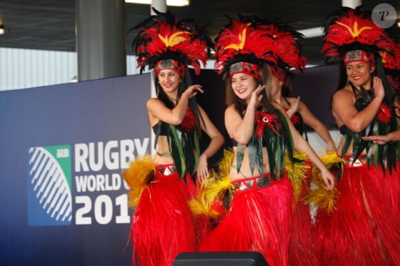 Les rugbyman tricolores ont eu le droit à une danse exotique lors de leur arrivée à Auckland en Nouvelle-Zélande où se déroulera la Coupe du Monde de rugby