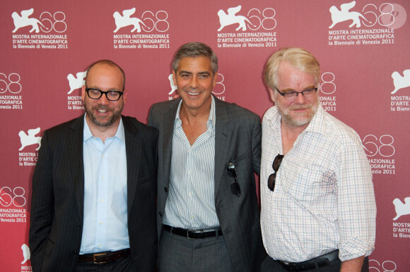 Paul Giamatti, George Clooney et Philip Seymour Hoffman lors du festival de Venise le 31 août 2011, pour le photocall des Marches du pouvoir