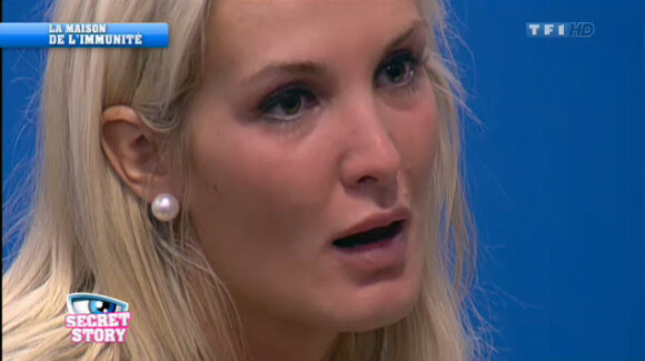 Marie en pleurs dans Secret Story 5, jeudi 1 septembre 2011 sur TF1