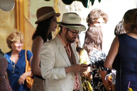 Charlotte Kemp Muhl et Sean Lennon au mariage de Mark Ronson et Joséphine de la Baume, à Aix-en-Provence le 2 septembre 2011