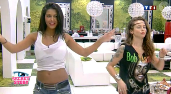 Ayem et Juliette danseuses orientales dans Secret Story 5