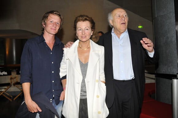 Michel Piccoli avec sa femme et son fils, lors de l'avant-première du film Habemus Papam à Paris le 6 septembre 2011