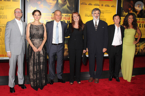 Steven Soderbergh, Marion Cotillard, Matt Damon, Jennifer Ehle, Elliott Gould, Chin Han et Sanaa Lathan lors de l'avant-première à New York du film Contagion le 7 septembre 2011