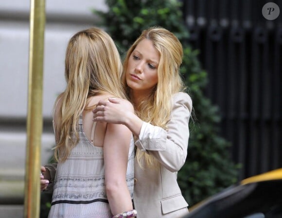 Blake Lively et sa cousine Charlie, sur le tournage de Gossip Girl le 7 septembre 2011 à New York.
