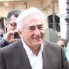 Dominique Strauss-Kahn dans les rues de Paris le 5 septembre 2011. Il s'est rendu dans un magasin Surcouf puis au Louvre.