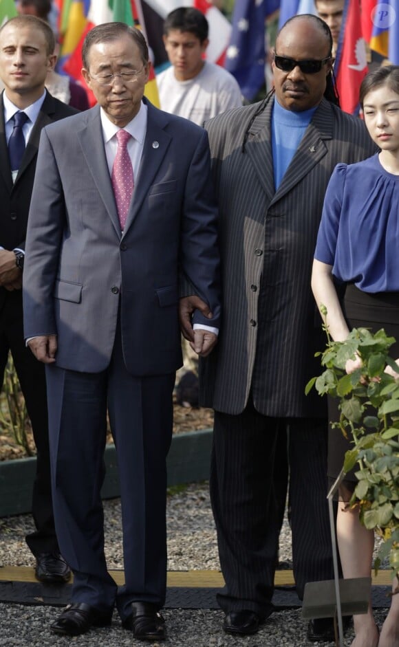Le Secrétaire Général de l'ONU et Stevie Wonder ont célébré la Journée Internationale de la Paix de l'ONU à New York le 15 septembre 2011