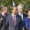 De nombreuses personnalités ont célébré la Journée Internationale de la Paix de l'ONU à New York le 15 septembre 2011 en compagnie du secrétaire général de l'ONU Ban Ki Moon et Michael Douglas