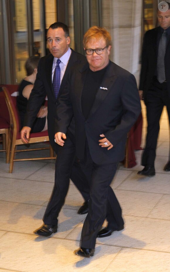 Elton John et David Furnish présents pour Tony Bennett qui célèbre son 85e anniversaire et la sortie de l'album Duets II sur la scène de l'Opera de New York, le 18 septembre 2011.