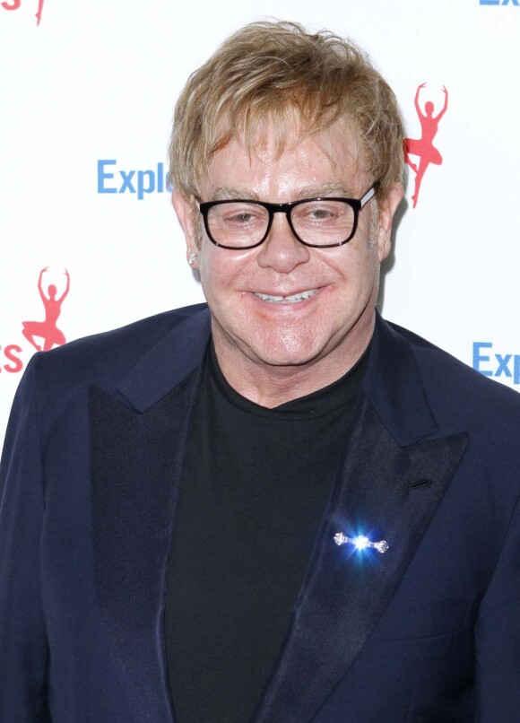 Elton John pour Tony Bennett qui célèbre son 85e anniversaire et la sortie de l'album Duets II sur la scène de l'Opera de New York, le 18 septembre 2011.
