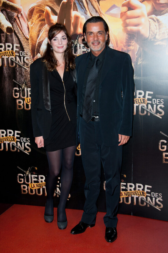 Christophe Barratier et sa compagne lors de l'avant-première au Gaumont Opéra à Paris du film La Nouvelle Guerre des boutons le 18 septembre 2011