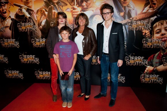 Christine Albanel et ses enfants lors de l'avant-première du film La Nouvelle Guerre des boutons à Paris le 18 septembre 2011