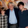 Jacques Perrin et ses fils Maxence et Lancelot lors de l'avant-première du film La Nouvelle Guerre des boutons à Paris le 18 septembre 2011