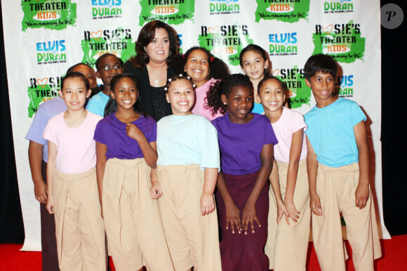 Rosie O'Donnell et les enfants lors de la soirée organisée par Rosie O'Donnell en faveur de son association Theatre for Kids, à New York le 19 septembre 2011