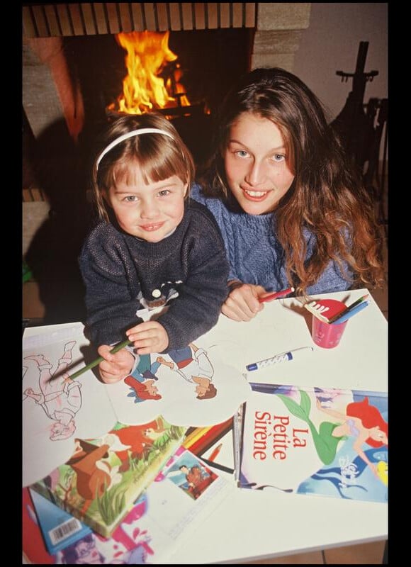Laetitia Casta et sa soeur Marie-Ange en 1993
