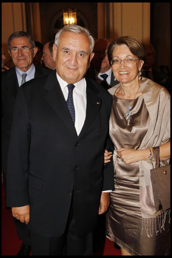 Monsieur et Madame Jean-Pierre Raffarin lors du dîner organisé au Musée Rodin à l'occasion de la journée de l'Azerbaïdjan. Paris, le 15 septembre 2011.