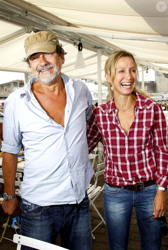Olivier Marchal et sa femme Catherine à La Rochelle, le 10 septembre 2011.