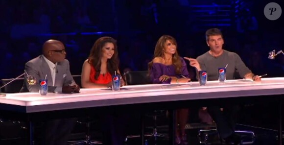 Rachel Crow, 13 ans, passe l'audition de l'émission X Factor devant le jury composé de L.A. Reid, Paula Abdul, Cheryl Cole et Simon Cowell. Le premier épisode a été diffusé sur la FOX, le 21 septembre 2011.
