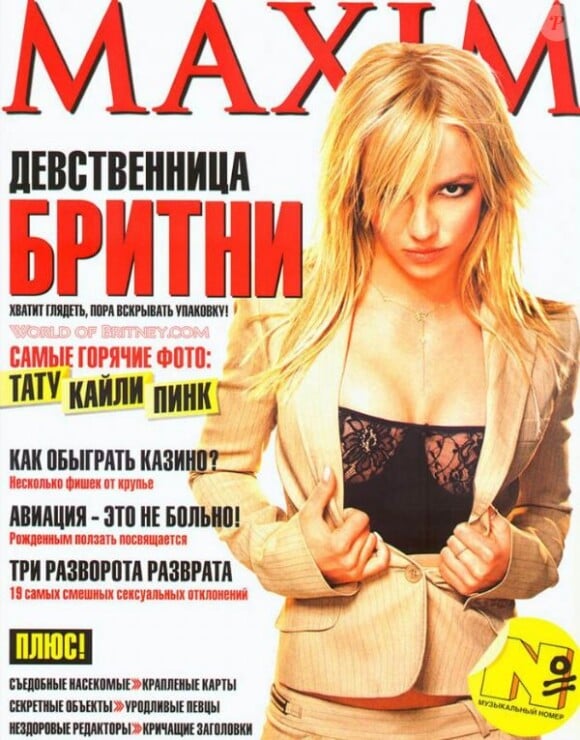 La période adolescente est bien derrière Britney Spears. Elle est désormais une femme sexy et sûre d'elle et le prouve en couverture du Maxim russe août 2002.