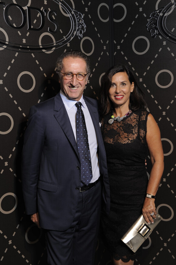 Ernesto Mauri et son épouse lors de la soirée de lancement de la collection Signature de la marque Tod's. Ambassade d'Italie à Paris, le 2 octobre 2011