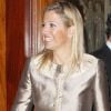 Maxima des Pays-Bas à la Bourse d'Amsterdam lundi 3 octobre pour inaugurer une nouvelle section. La princesse a pour l'occasion choisi une tenue... argentée.
