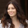 Jessica Biel dans les rues de Paris, se rend au défilé Valentino. Le 4 octobre 2011