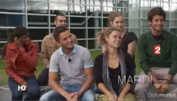 Les jeunes très enthousiastes dans la nouvelle émission de France 2, un  monde six jeunes, présentée par Bruce Toussaint, le 4 octobre 2011 n'ont hélas pas séduit !