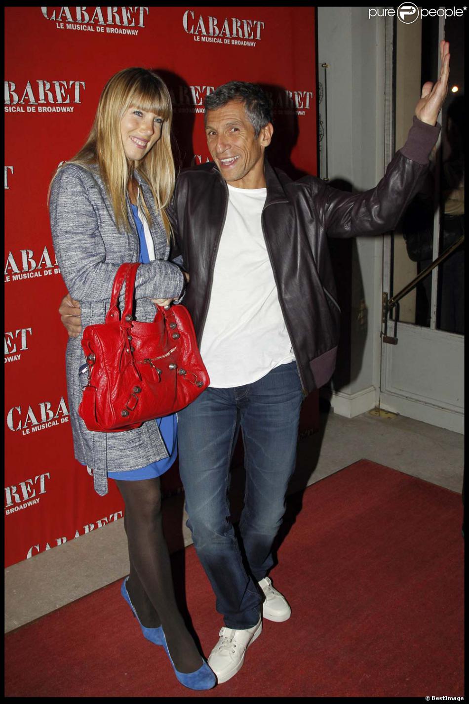 Nagui et sa femme Mélanie Page à la première de Cabaret au ...