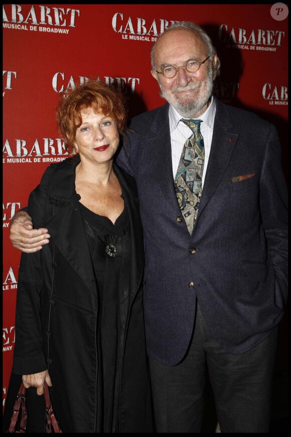 Jean-Pierre Marielle et sa femme Agathe Natanson à la première de Cabaret au Théâtre de Marigny à Paris, le 6 octobre 2011.