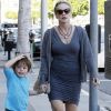 Sharon Stone et Quinn, 5 ans, sont très complices ici en balade à Los Angeles le 8 octobre 2011