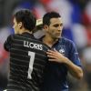 Hugo Lloris et Adil Rami lors du match nul entre la France et la Bosnie le 11 octobre 2011 au Stade de France à Saint-Denis