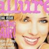 Scarlett Johansson, véritable canon de beauté, pose en Une du magazine Allure. Août 2005.
