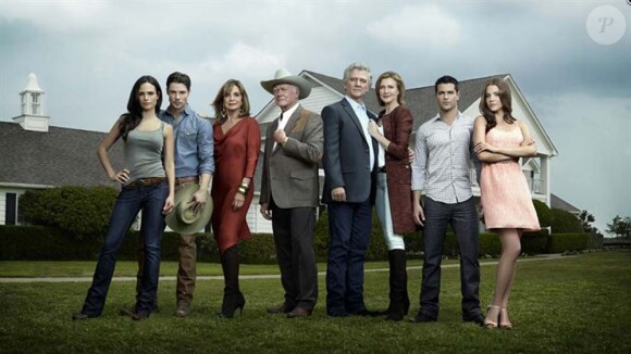 Larry Hagman, Patrick Duffy, Linda Gray et le nouveau casting de Dallas dans sa nouvelle version attendue en 2012 sur la chaîne TNT.