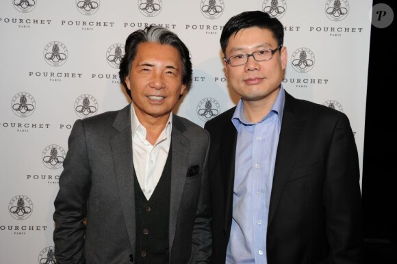 Kenzo Takada et le directeur de Pourchet Lu Xiaofeng lors de la soirée d'ouverture de la marque Pourchet à Paris le 13 octobre 2011. Place des Vosges.