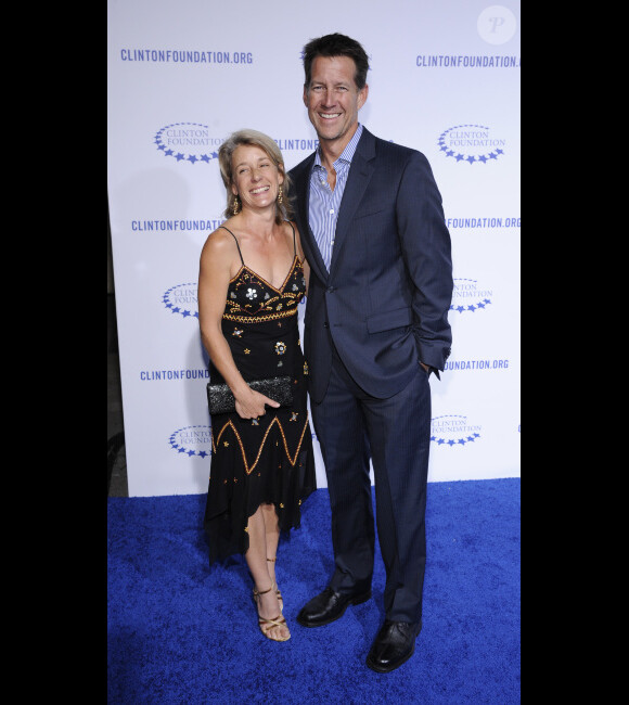 James Denton et sa femme Erin O'Brien lors du gala de la Clinton Foundation, intitulé Decade of difference, à Los Angeles le 14 octobre 2011