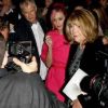 Katy Perry a fait sensation à la sortie du théâtre à Londres, en compagnie de sa belle-mère, la maman de son époux Russell Brand. Le 17 octobre 2011