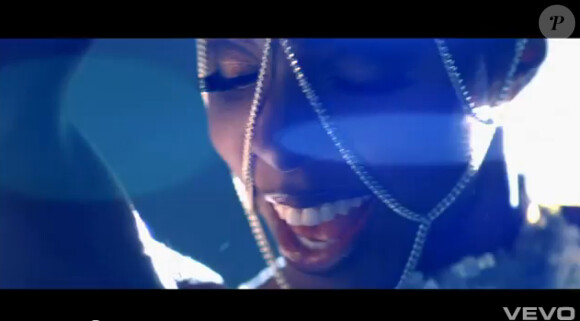 Kelly Rowland dans son clip Down For Whatever
