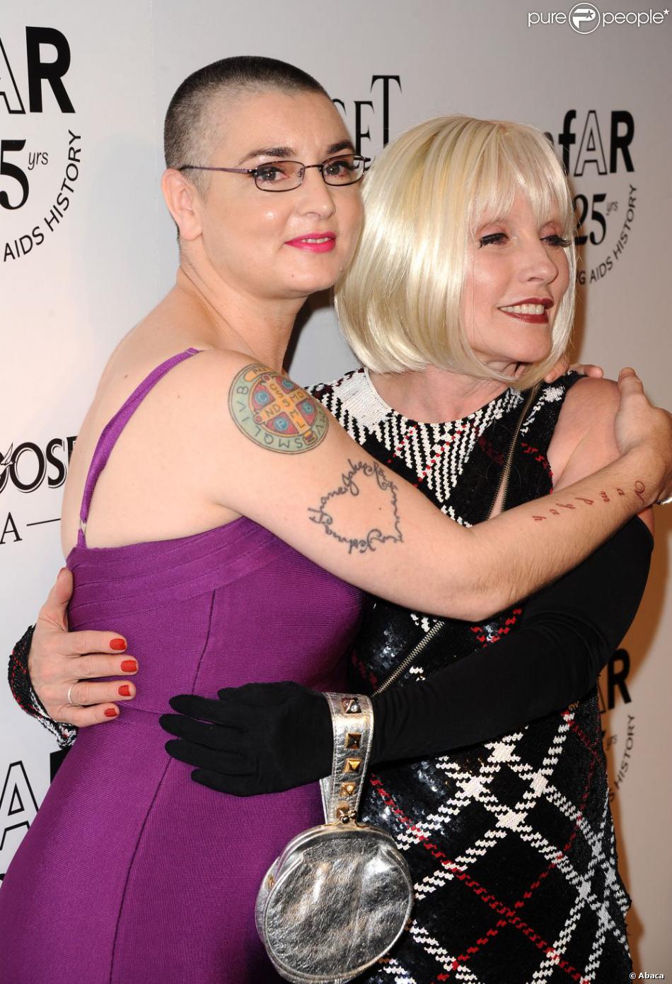 Cheveux Long Sinead O Connor Jeune Sinead O'Connor et Déborah Harry lors de la soirée amfAR organisée à Los  Angeles le 27 octobre 2011 - Purepeople