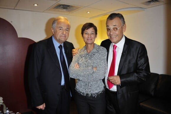 Jacques Mailhot, Florence Brunold et Jean Roucas dans l'émission Vendredi sur un plateau !, diffusée le 28 octobre 2011 sur France 3