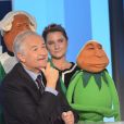 Jacques Mailhot et des marionnettes dans l'émission Vendredi sur un plateau !, diffusée le 28 octobre 2011 sur France 3