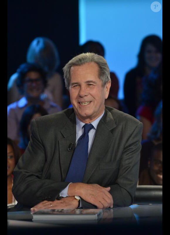 Jean Louis Debré dans l'émission Vendredi sur un plateau !, diffusée le 28 octobre 2011 sur France 3