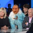 Maryse Gildas, Pierre Douglas et les marionnettes dans l'émission Vendredi sur un plateau !, diffusée le 28 octobre 2011 sur France 3